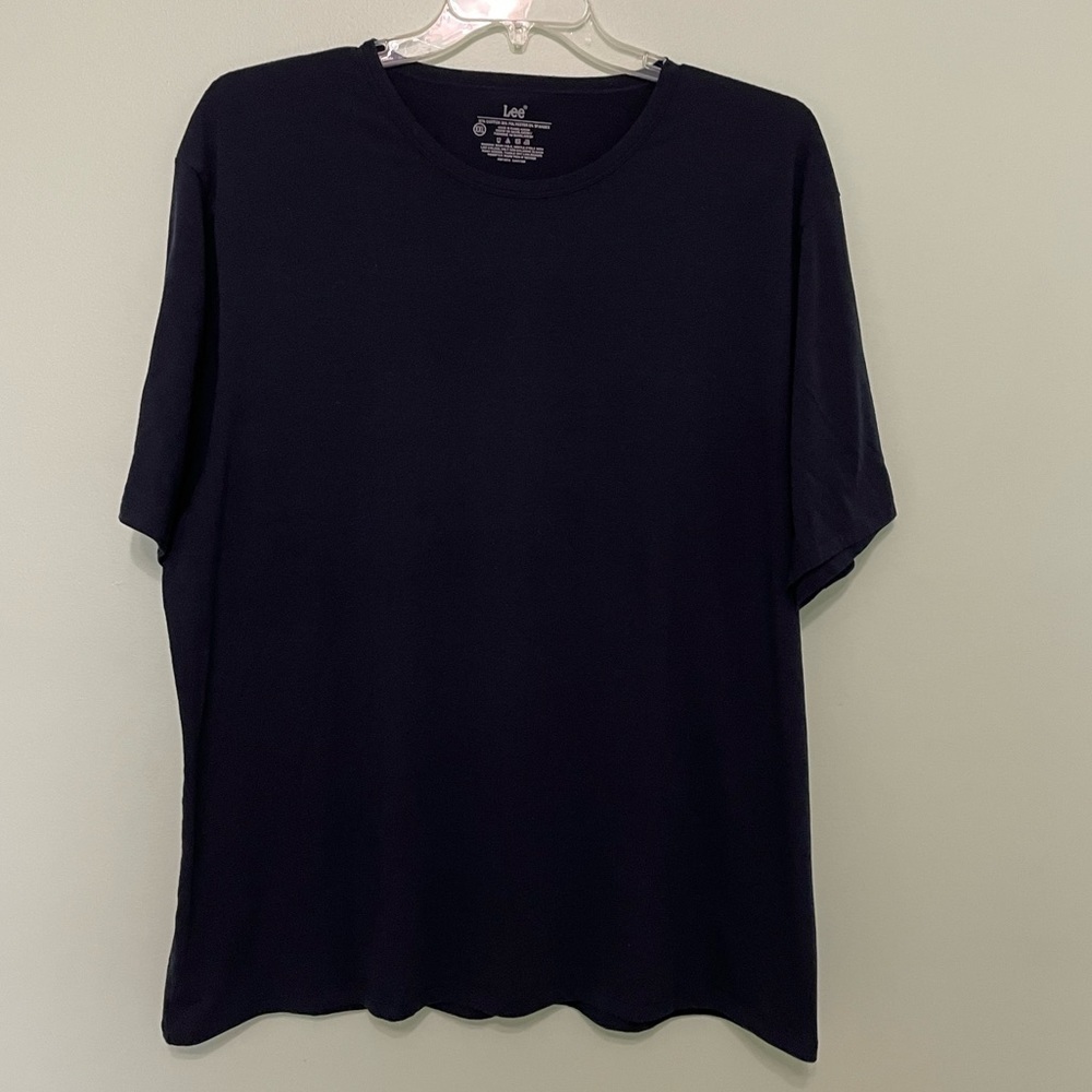 Lee navy blue tee shirt, very soft